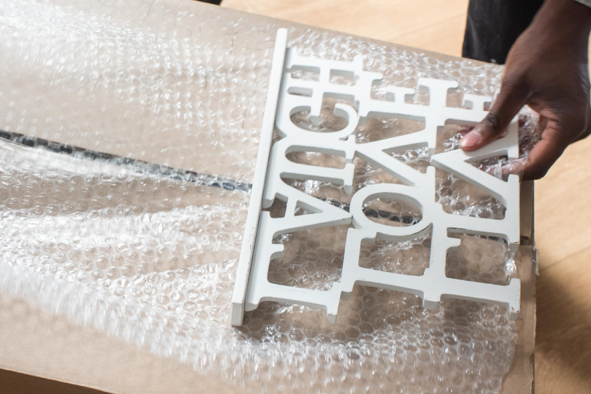 15 Thoughtful Moving Away Gifts For Friends and Family