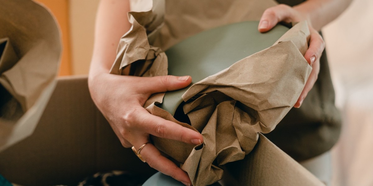 Organising fragile items in a box