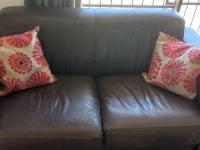 Two-seater couch - 174 x 90 x 77 cm