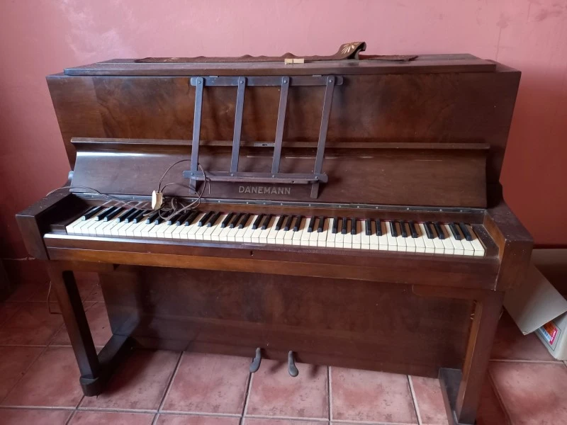 Danemann piano