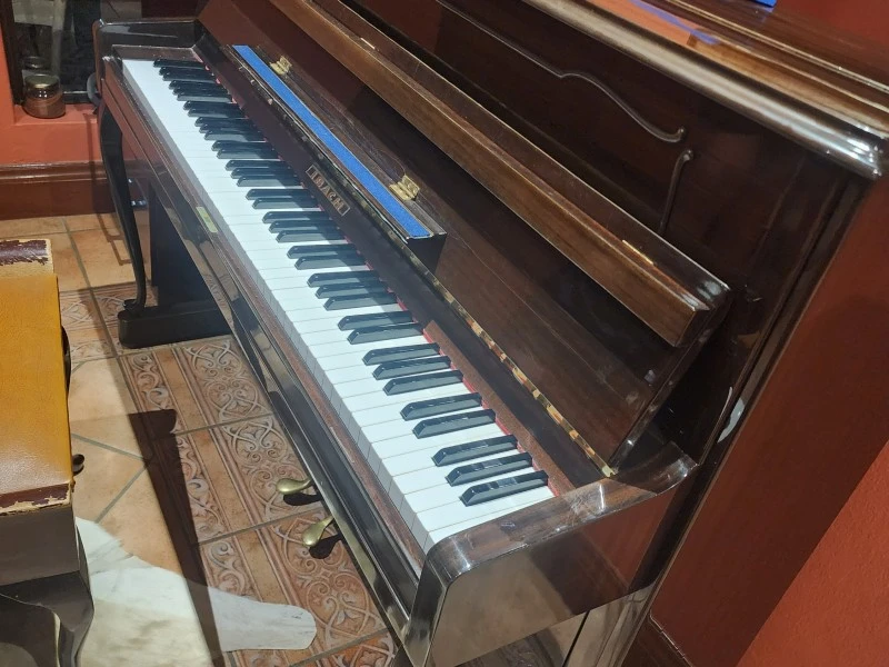 I Bach upright piano