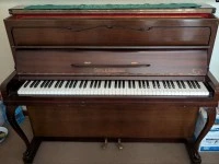 Gors & Kallmann upright piano