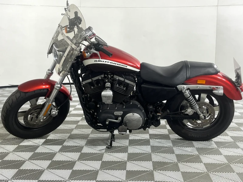 Motorcycle Harley Davidson XL1200 Sport Custom