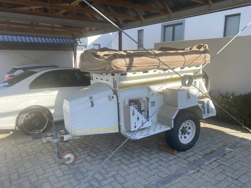 Bundu Challenger off-road trailer with rooftop tent