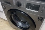 1 Queen bed,1 double bed, fridge,front loader washing machine, office ...