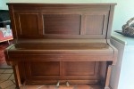 Upright piano