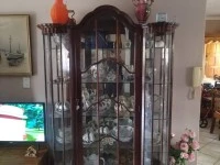 Glass display cabinet