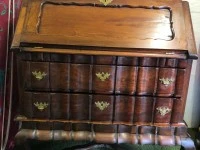 Upright desk: Height: 110. W 98. D 52.   Corner Cupboard: Height: 175....