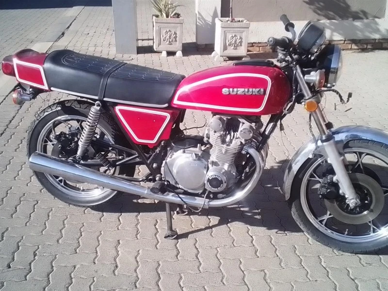 Motorcycle Suzuki GS550