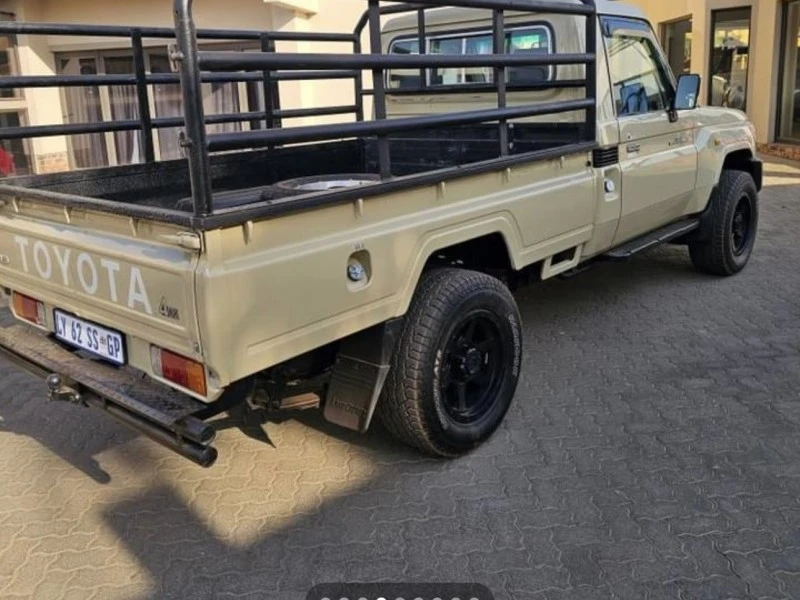 Toyota Landcruiser S/C 79