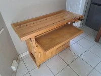 Wood work bench