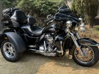 Motorcycle Harley Davidson Tri Glide ultra take not trike