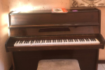 Standard upright piano