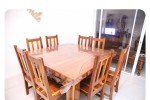 Diningroom table + 8 chairs