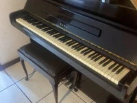 Upright piano