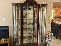 Glass display cabinet