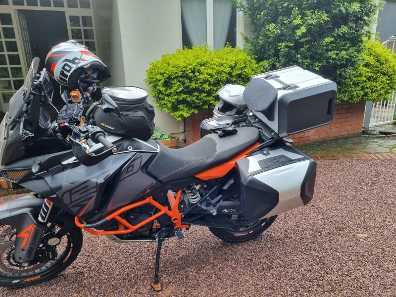 Motorcycle KTM 1290 Suoer Adventure R