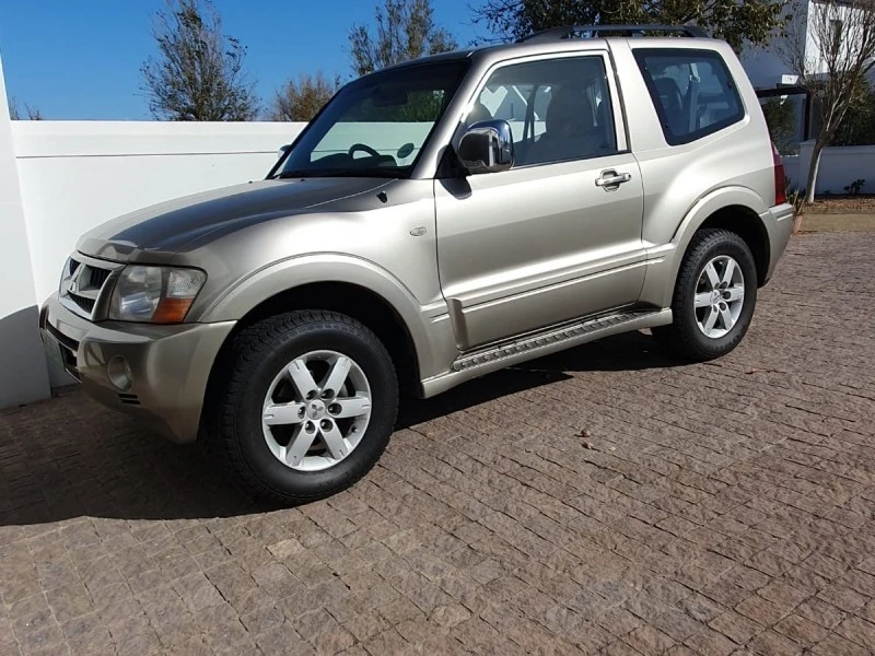 Mitsubishi Pajero SWB