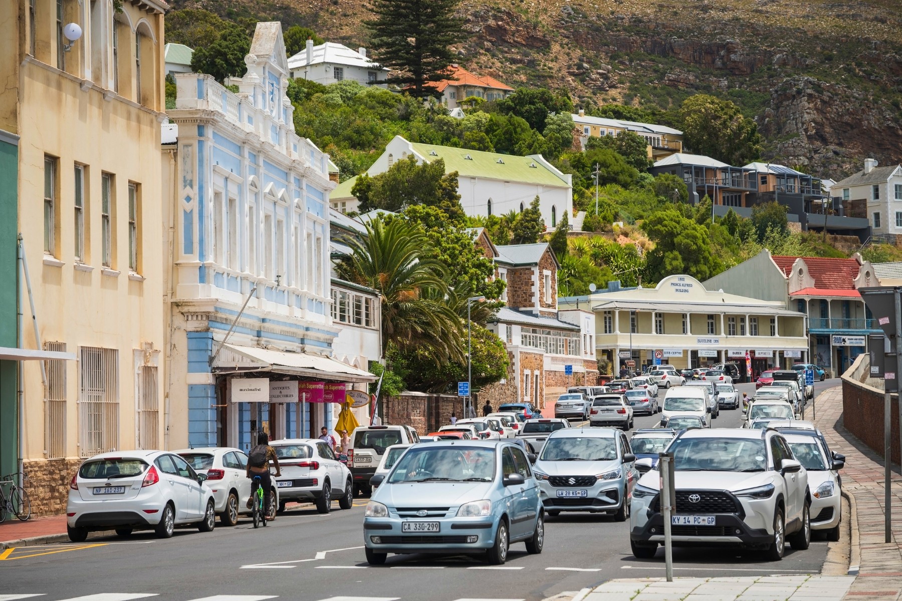 Traffic building up coming into Simon's Town during December season